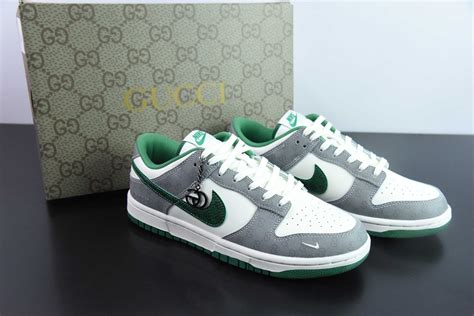 yeezy gucci prezzo|gucci dunks low.